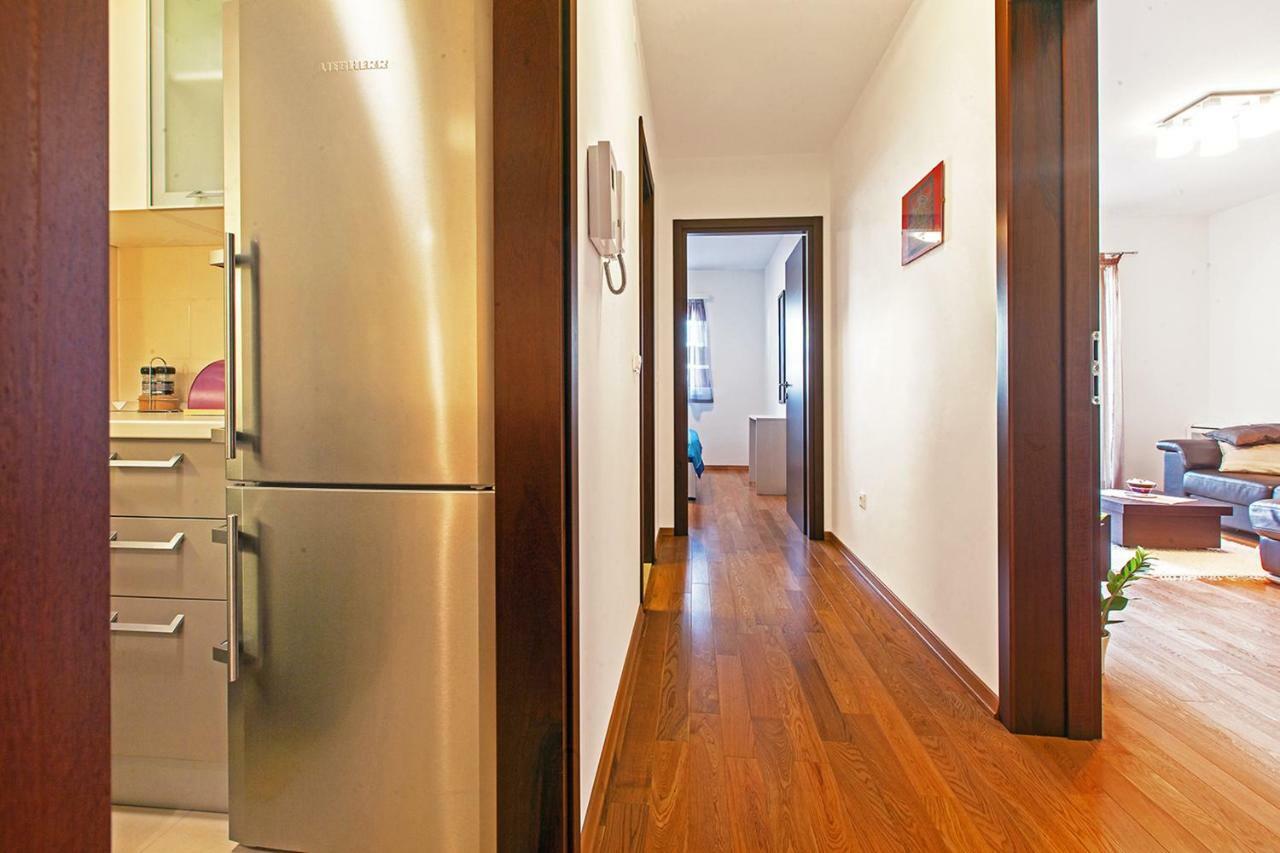 Apartment Makarska Free Beach Parking Екстер'єр фото